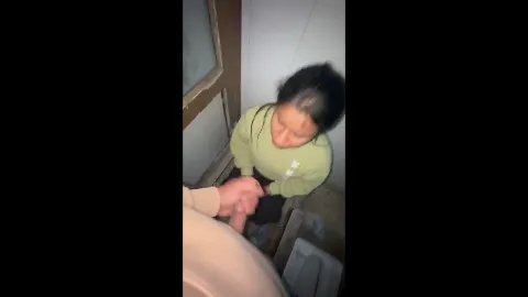 Desi couple bathroom masturbation girl below teasing