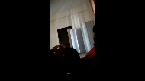 Desi couple mms boobs suck and giving blowjob