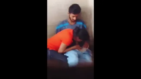 Desi hot girl giving handjob boyfriend in park